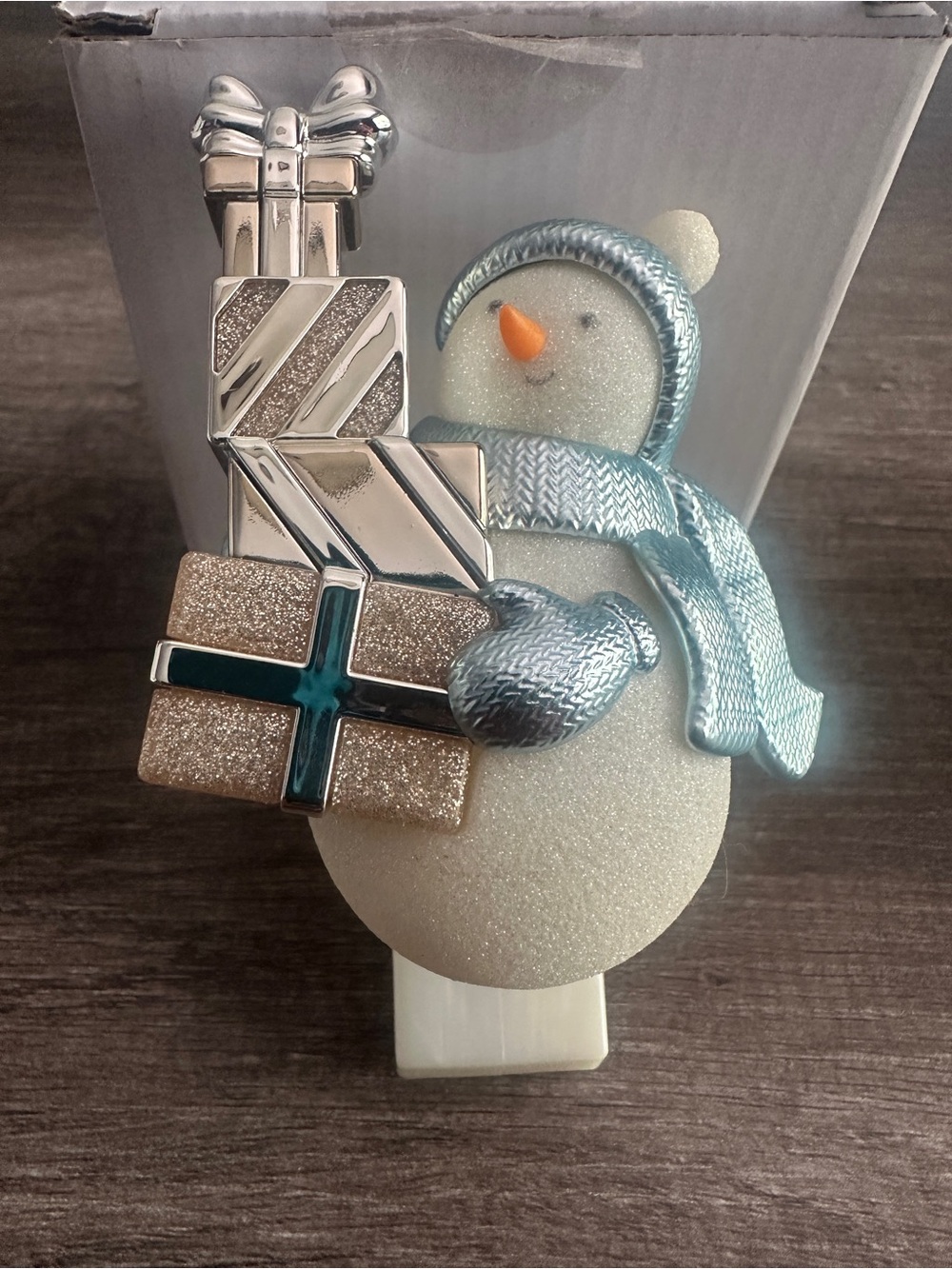Bath & Body Works Wallflowers Fragrance Plug - Snowman With Packages Nightlight
